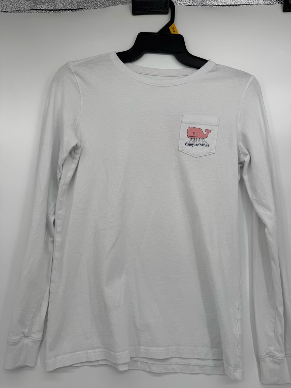 Vineyard Vines White Long-Sleeve Tee Thanksgiving Parade Theme with Pink Whale